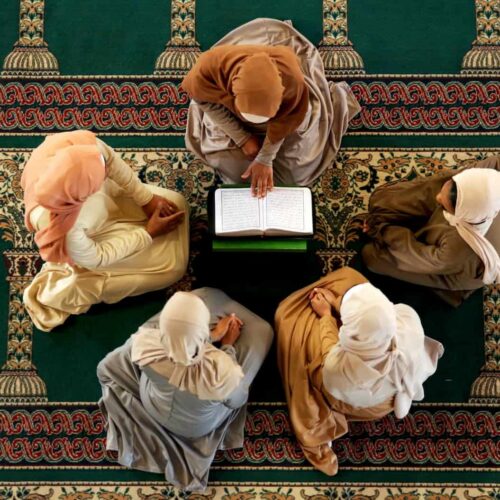 muslim-people-or-above-of-quran-to-worship-for-su-2026-01-09-09-44-08-utc.jpg Quran Recitation / Nazra Course